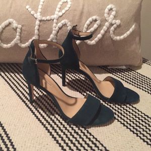 Green suede Antonio Melani heels. New
